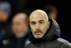 纽卡2-0战胜切尔西：双中场破门展现战术优势，埃迪豪策略获胜关键